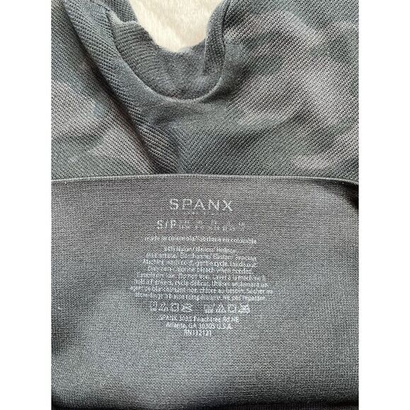 Spanx Women's (S) Look At Me Now Capri Camo Compression Leggings - Picture 6 of 6